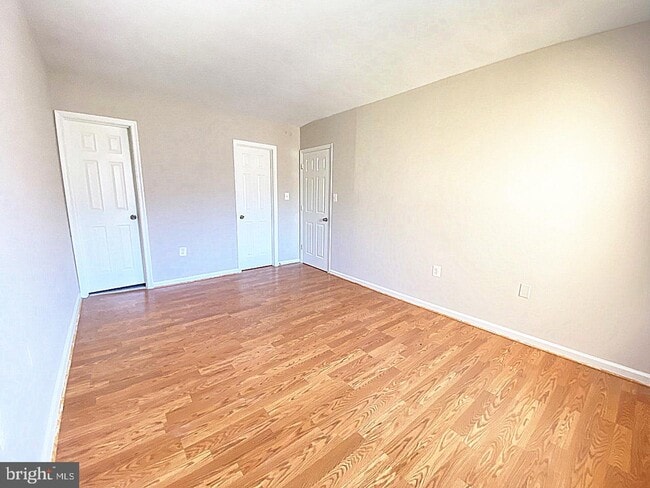 Building Photo - 864 College Pkwy