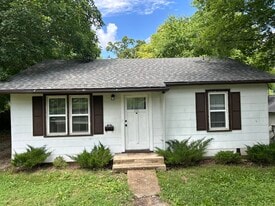 Building Photo - 214 Poplar St