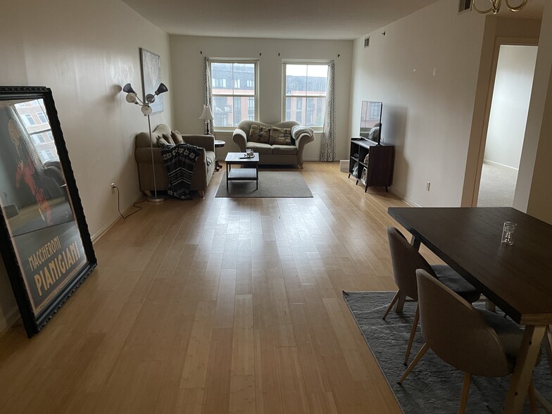 Living room - 960 Fell St
