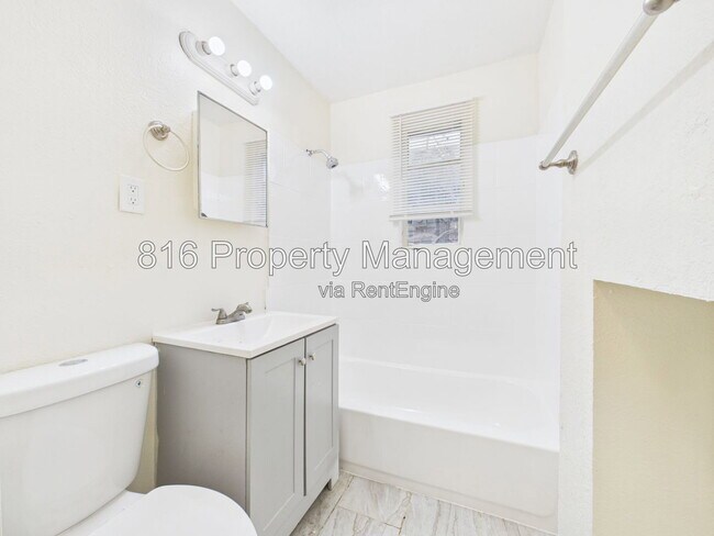 Building Photo - 6711 Agnes Ave