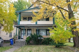 Building Photo - 9904 Parkgate Ave