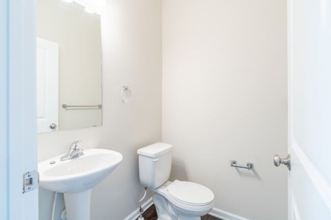 Building Photo - Huge, Open Floor Plan Townhome for RENT at Johnston Common Brownstones!