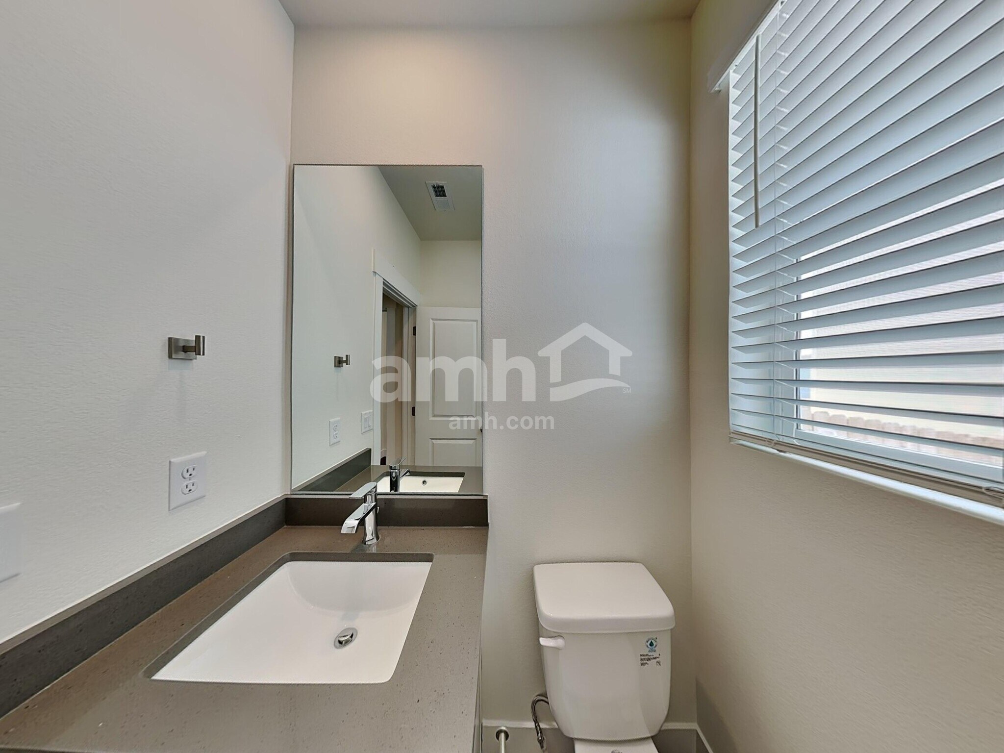 Building Photo - 11553 W Mesquite St