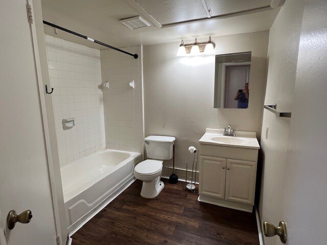 Building Photo - 465 Forestway Cir