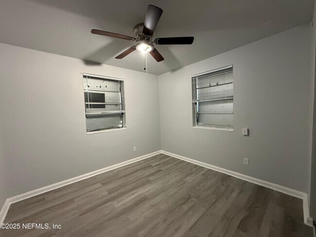 Building Photo - 1909 Layton Rd