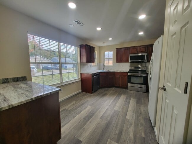 Building Photo - 41 Cheryl Cir