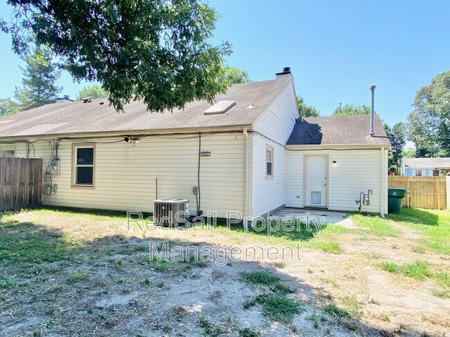 Building Photo - 39 Whites Ln