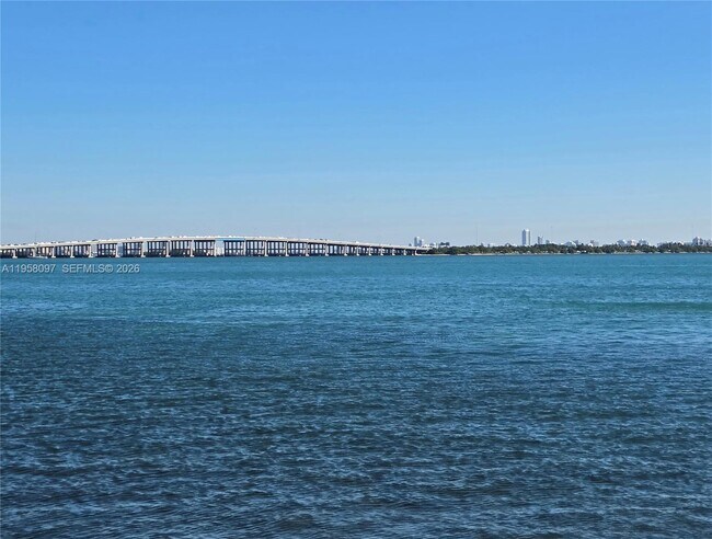 Building Photo - 471 NE 25th St