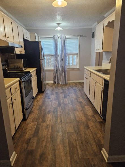 Building Photo - 536 Shadow Moss Dr