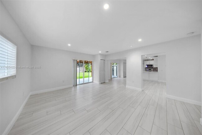 Building Photo - 2306 N 28th Ave