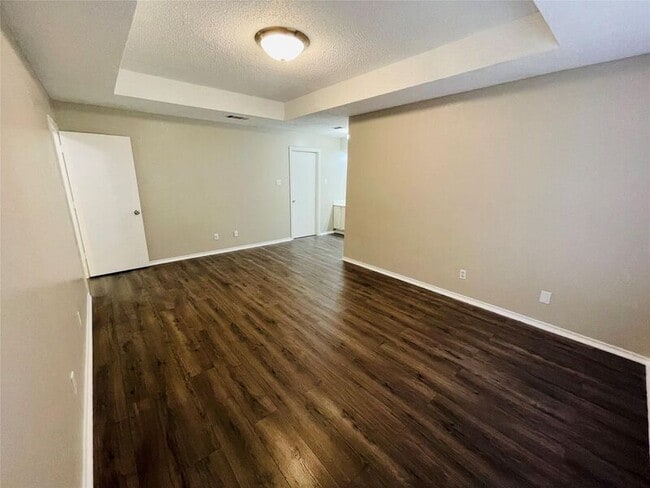 Building Photo - 2431 Deer Run