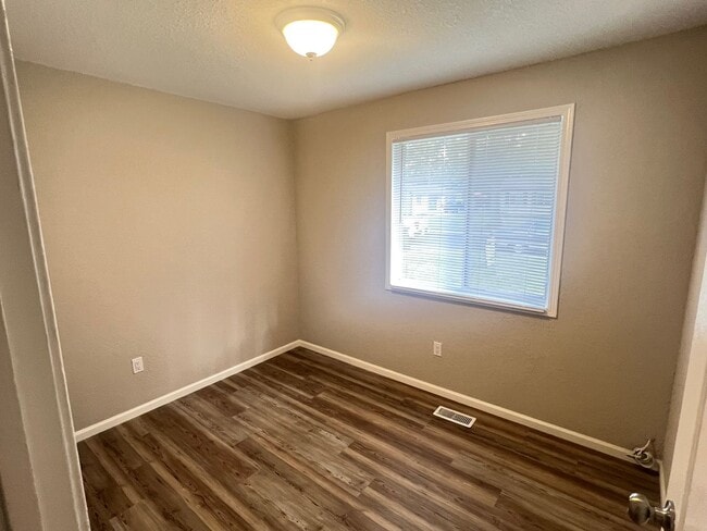 Building Photo - Remodeled 3 Bedroom Home - Available Now
