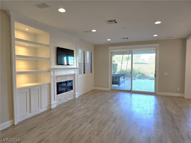 Building Photo - 927 Via Canale Dr