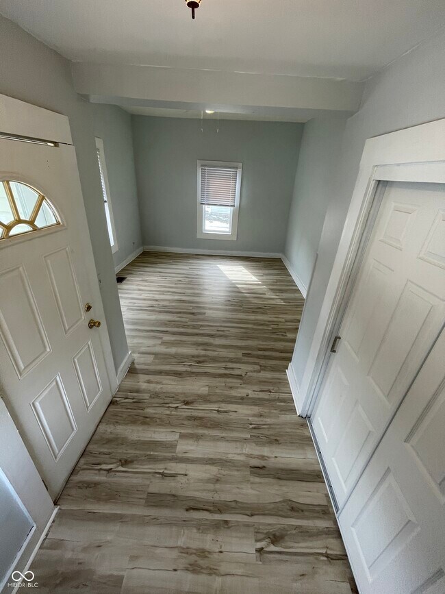 Building Photo - 610 S Gallatin St