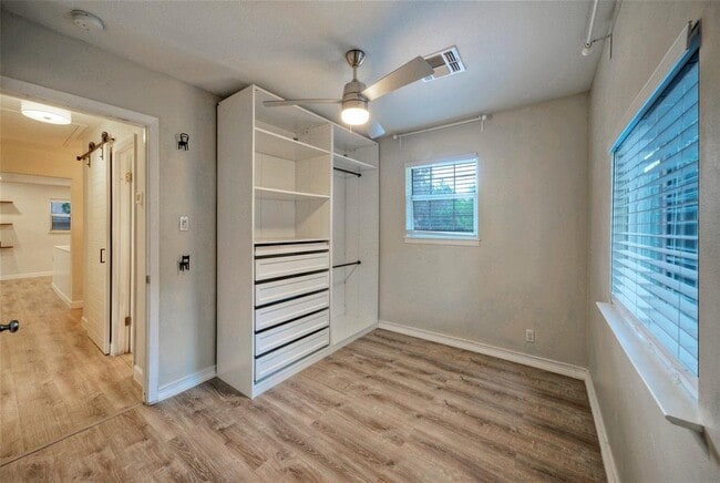 Building Photo - 6811 Miranda Dr