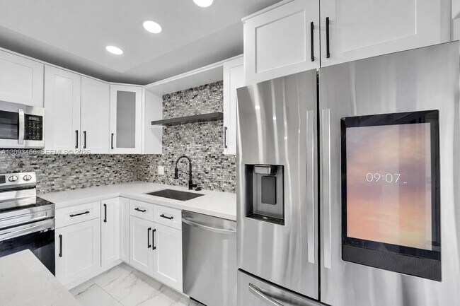 Building Photo - 9861 NW 6th Ct