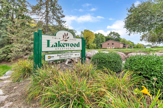 Building Photo - Lakewood Village