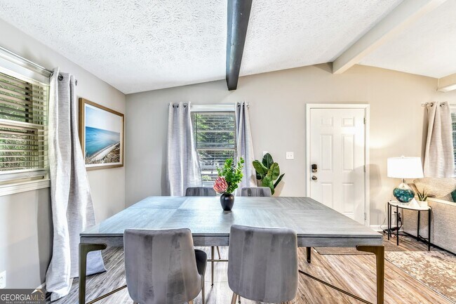 Building Photo - 165 Cole Lake Rd