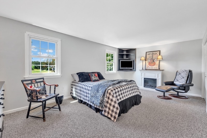 Building Photo - 395 Donohue Rd