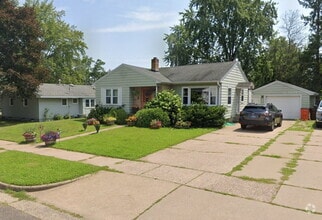 Building Photo - 2 Bedroom Single-Family Home with Garage