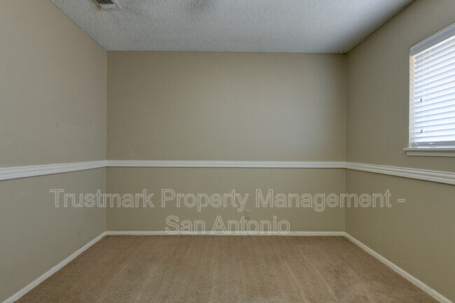 Building Photo - 112 Suncliff Dr