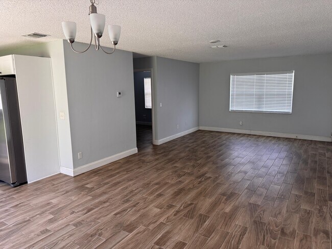 Building Photo - 12260 Delaware Woods Ln