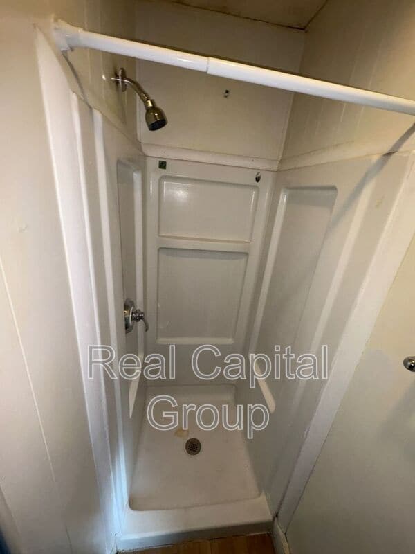 Building Photo - 314 E Main St