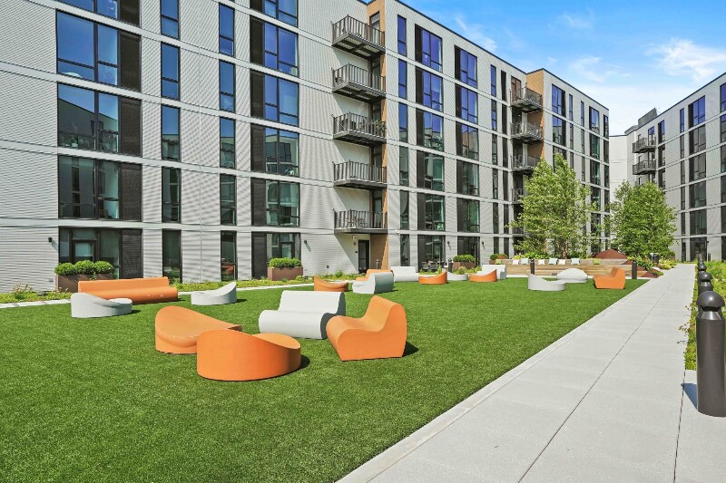 Building Photo - 1717 W Webster Ave