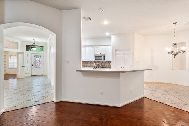 Building Photo - 47 Dresden Pl