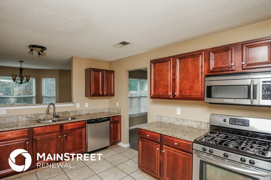 Building Photo - 2002 Reflective Waters Rd