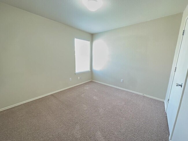 Building Photo - 1000 Bluff Meadow Cove