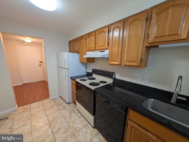 Building Photo - 1332 15th St NW