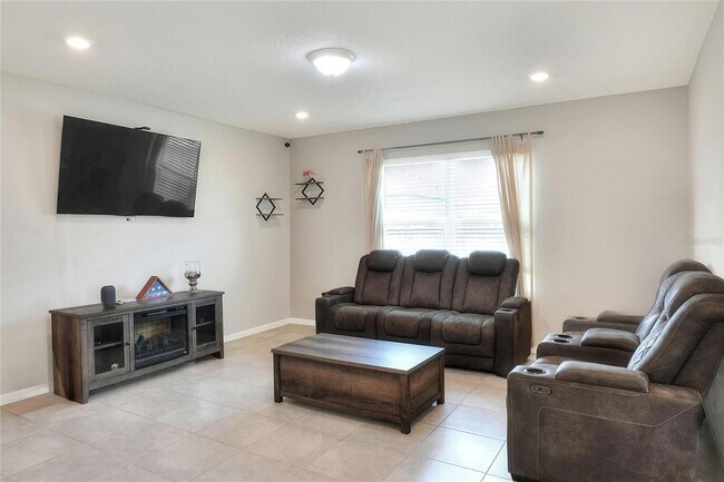 Building Photo - 1623 Aspen Ave