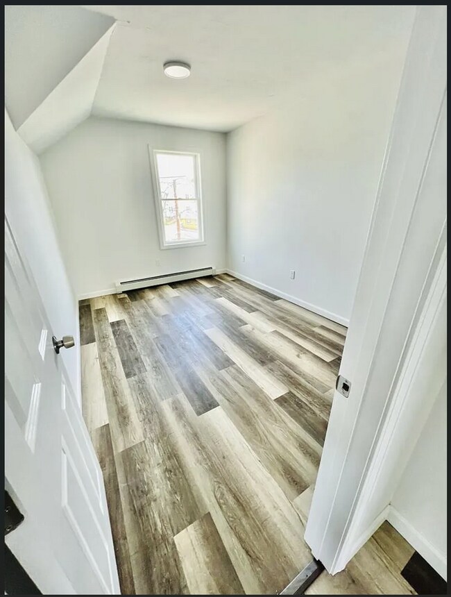Building Photo - Brookside