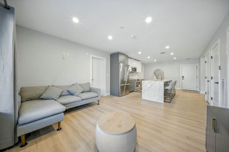 Building Photo - 25 2nd St