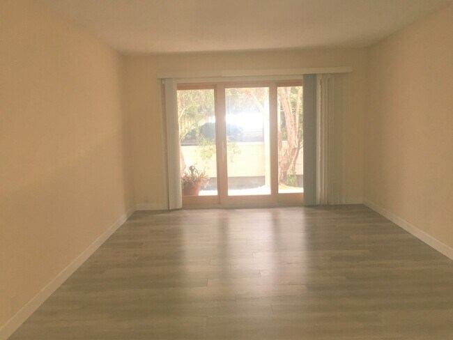 Building Photo - ***$1000 Move-in special***Upgraded One Be...