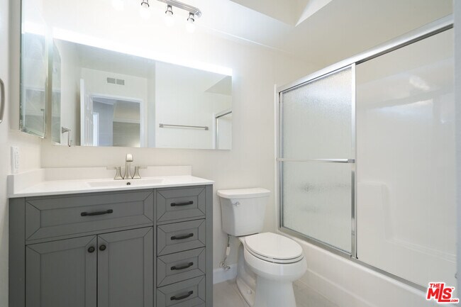 Building Photo - 13321 Meyer Rd