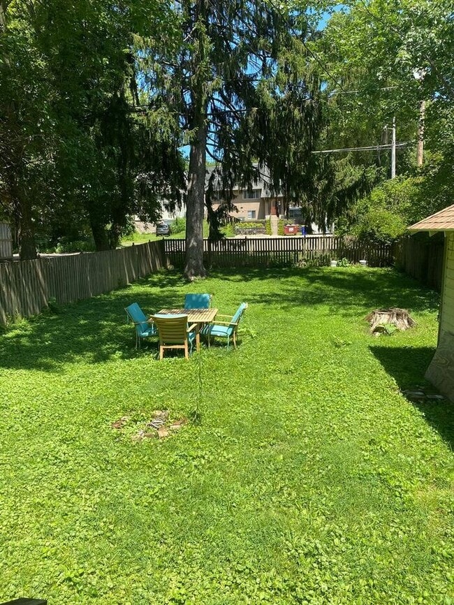 Building Photo - $2,500 | 3 Bedroom, 1.5 Bathroom House | NO PETS | Available for Immediate Move In!