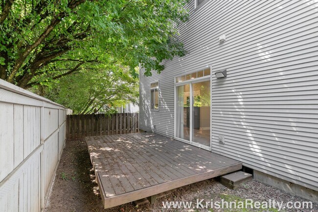 Building Photo - 19405 SE 33rd St