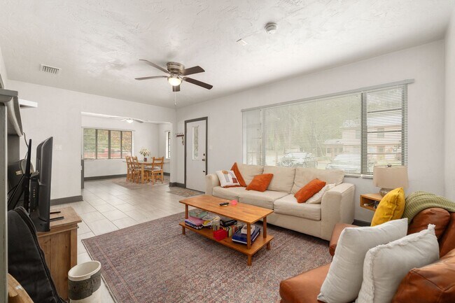 Building Photo - 5 NW 26th St