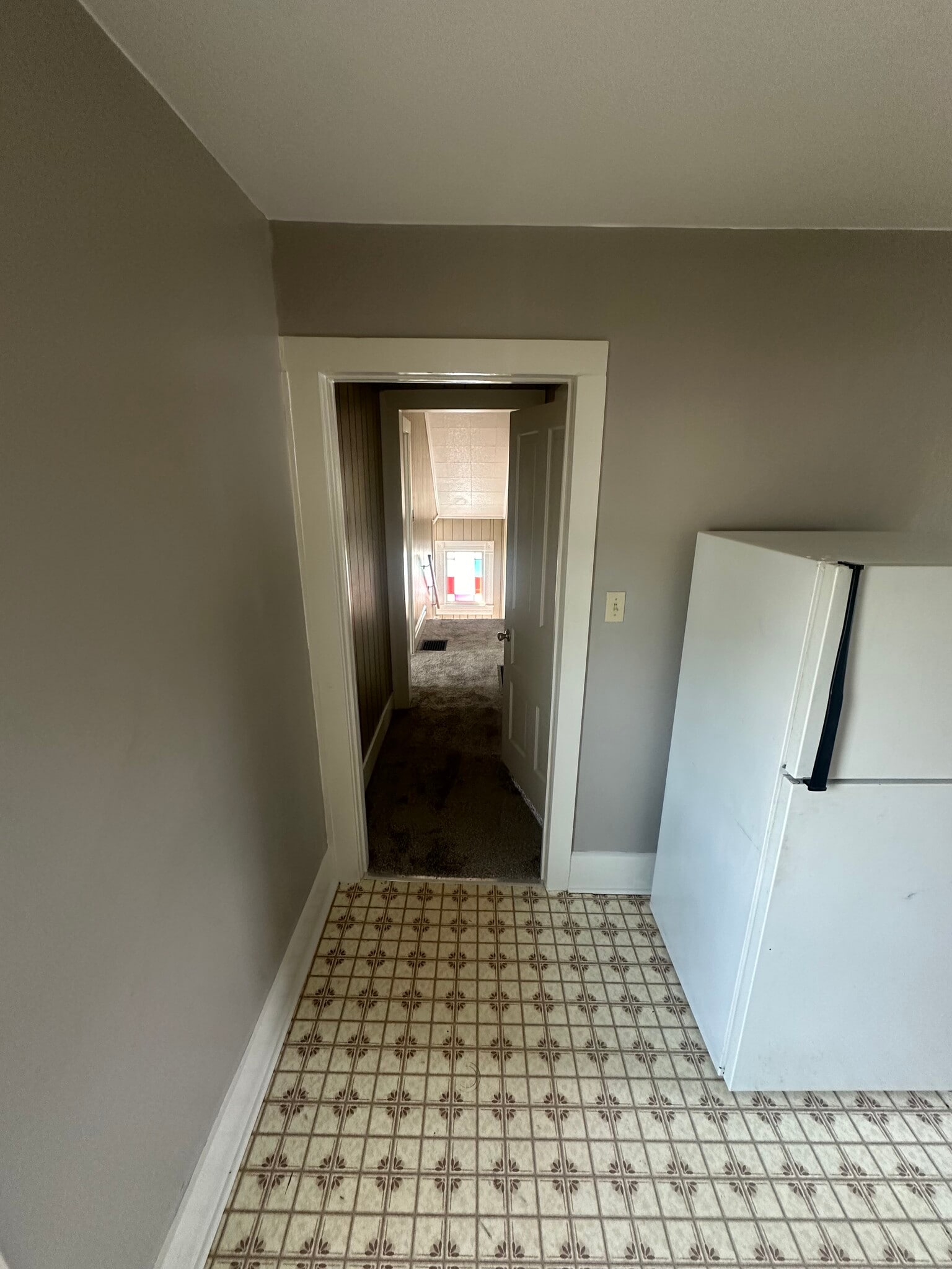 Building Photo - 71 1/2 Flory Ave