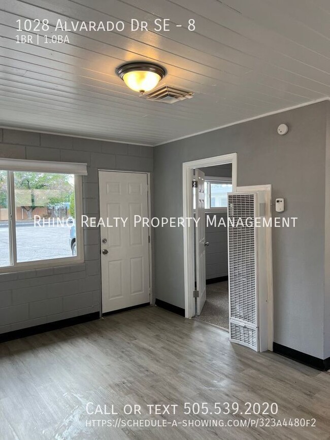 Building Photo - 1st Month Rent Free! Remodeled 1 Bedroom, ...