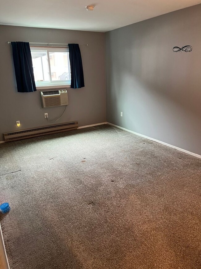Building Photo - Beautiful 2 bedroom, 1.5 bath Condo in Wes...