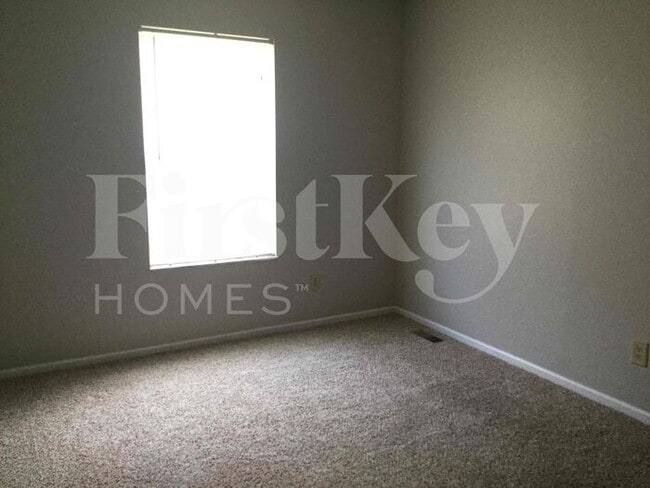 Building Photo - 7249 Bennell Dr