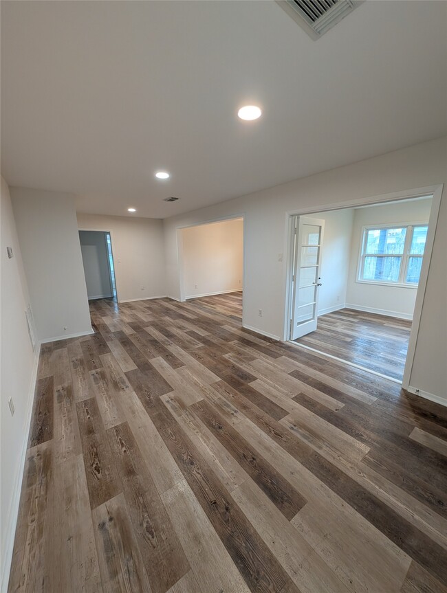 Building Photo - 4110 Ella Blvd