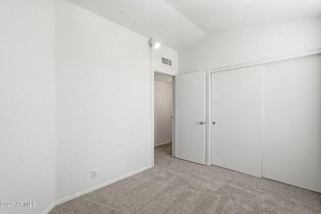 Building Photo - 1294 N Blackstone Dr