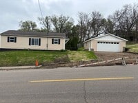 Building Photo - 3 Bedroom, 2.5 Bath Single Family Home w/2...