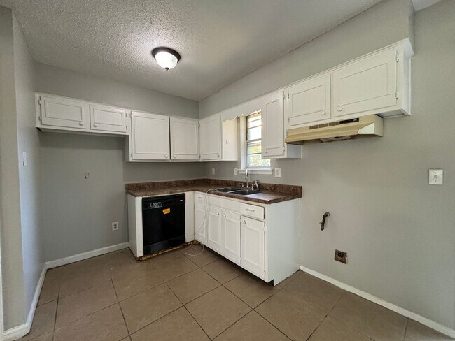 Building Photo - Register your account with Rently to sched...