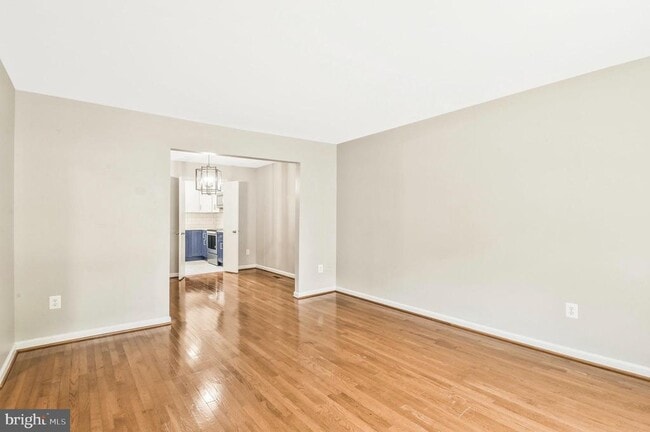 Building Photo - 10257 Friendship Ct