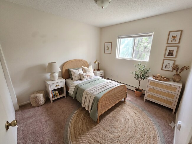 Building Photo - 4740 Scenic Cir